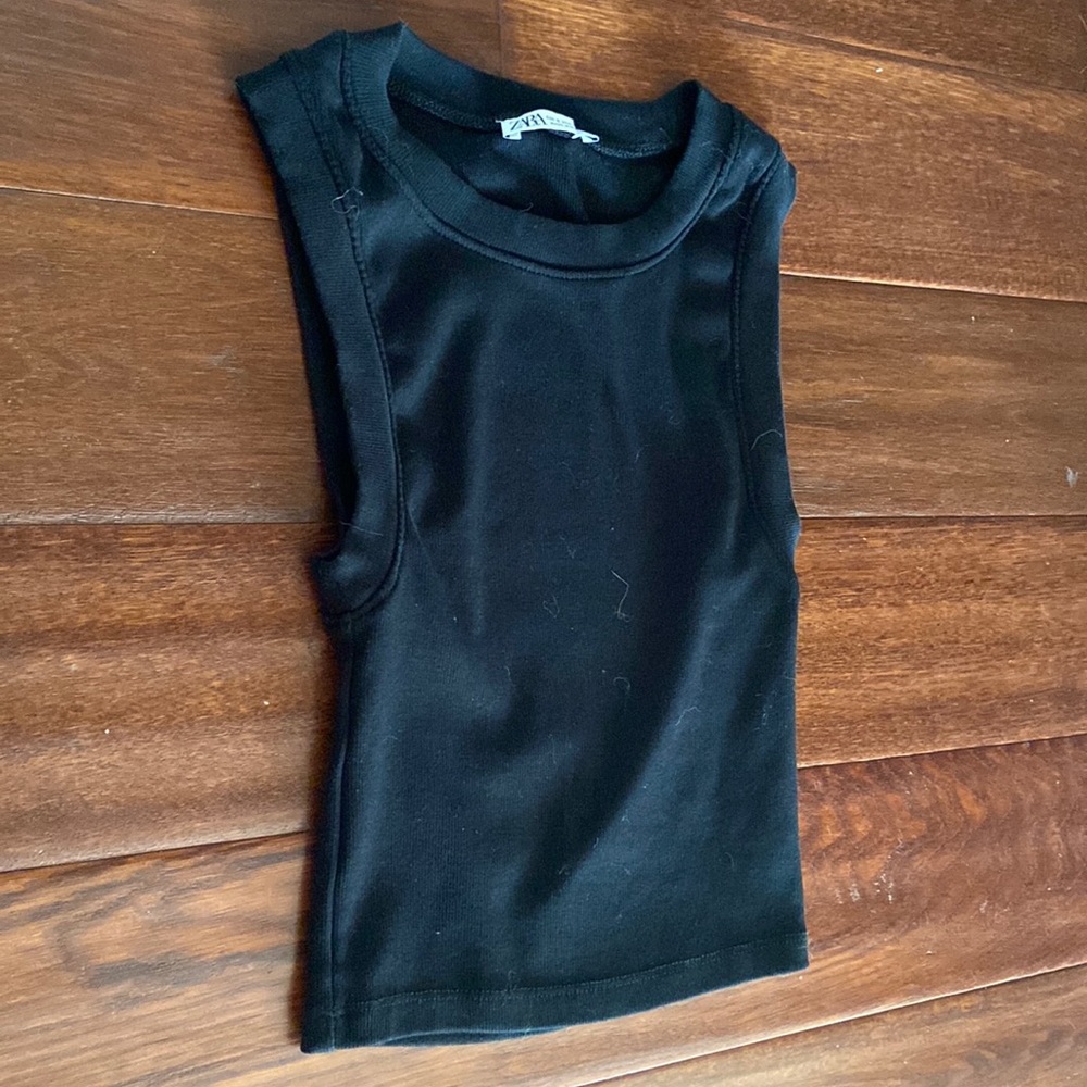 NWOT Zara Black Ribbed Crop Tank Size S